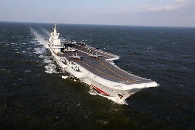 中共の空母が外海航行、国軍が警戒