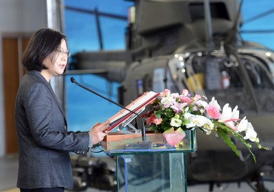 蔡・総統、国を守る国軍に感謝