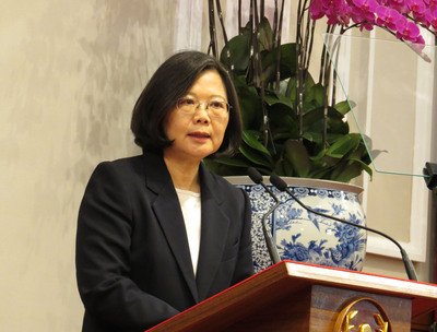 総統年末談話：経済振興が最重要