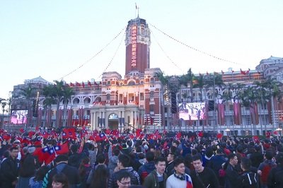元旦の国旗掲揚式、音楽会も