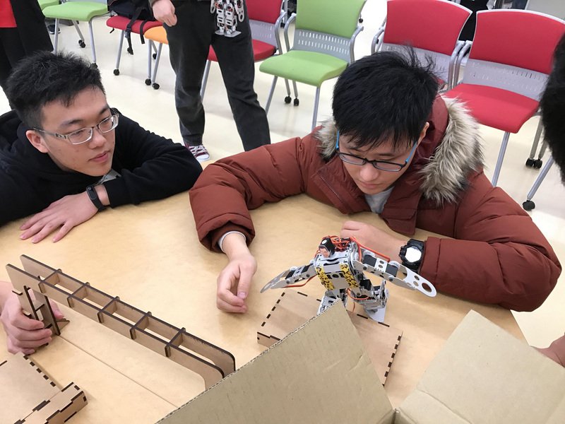 台科大の学生、日本の九州工大と交流