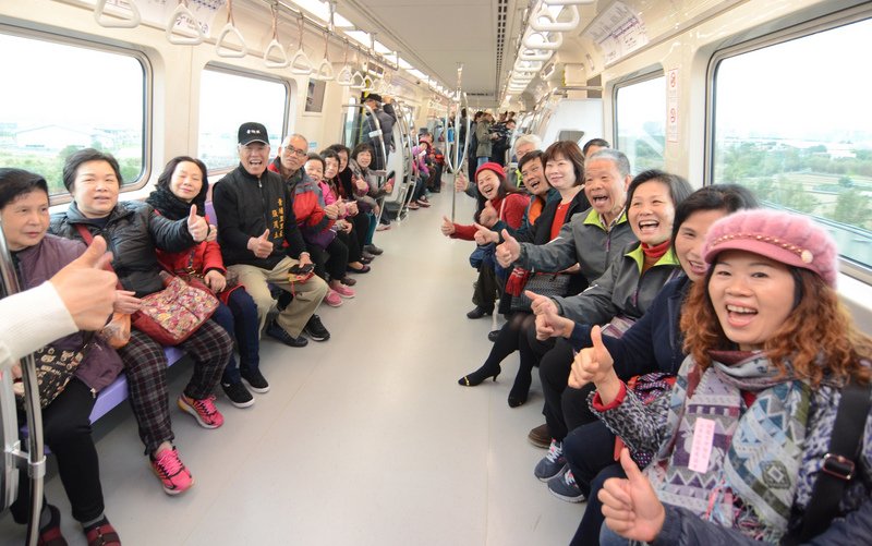 桃園空港MRTの試験営業始まる