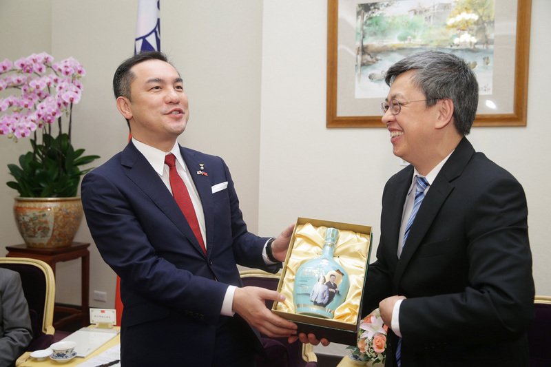陳・副総統、三重県知事と会見