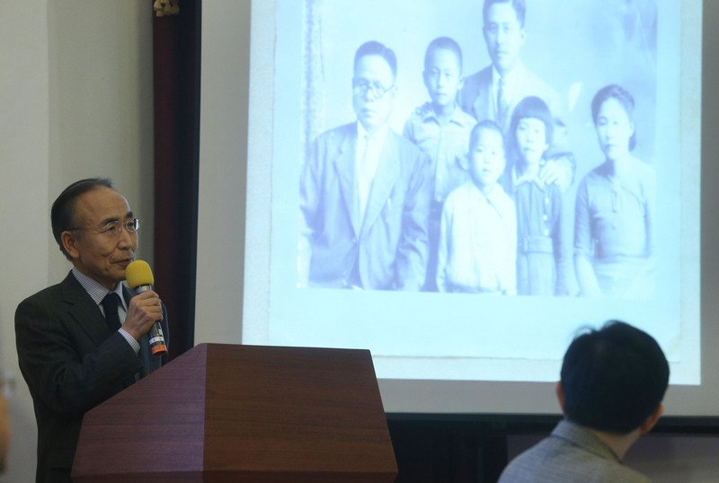 228記念日、日本・中央大学が千羽鶴