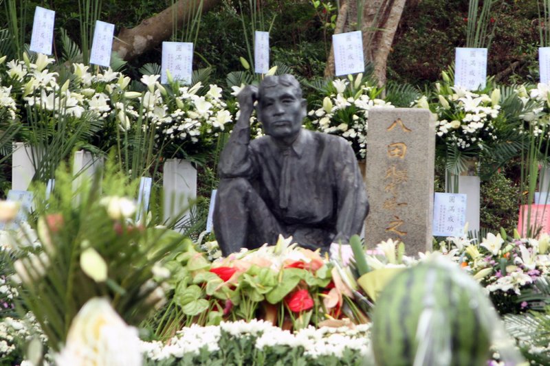 八田与一氏の銅像修復、除幕式も