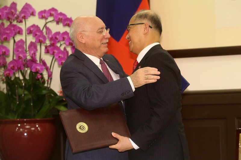 中米など11カ国にノービザ、効果期待