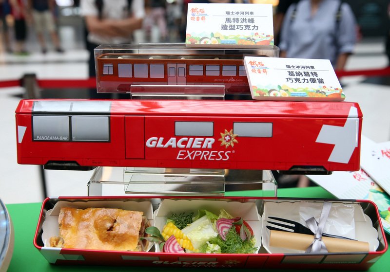 駅弁フェスに日・韓・スイスの弁当参加