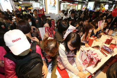 卸売りと飲食好調、小売はマイナスに