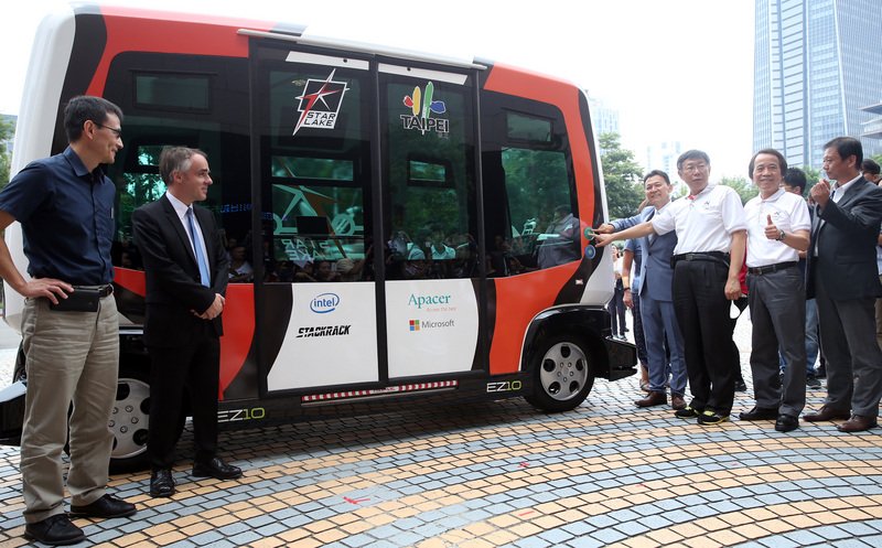 自動運転車、台北市で試運転