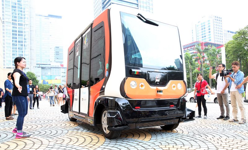 台北市の無人運転バス、テストに成功
