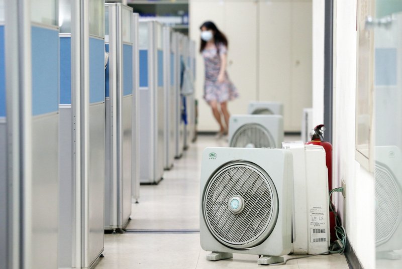 行政院：節電で電力不足乗り越えよう