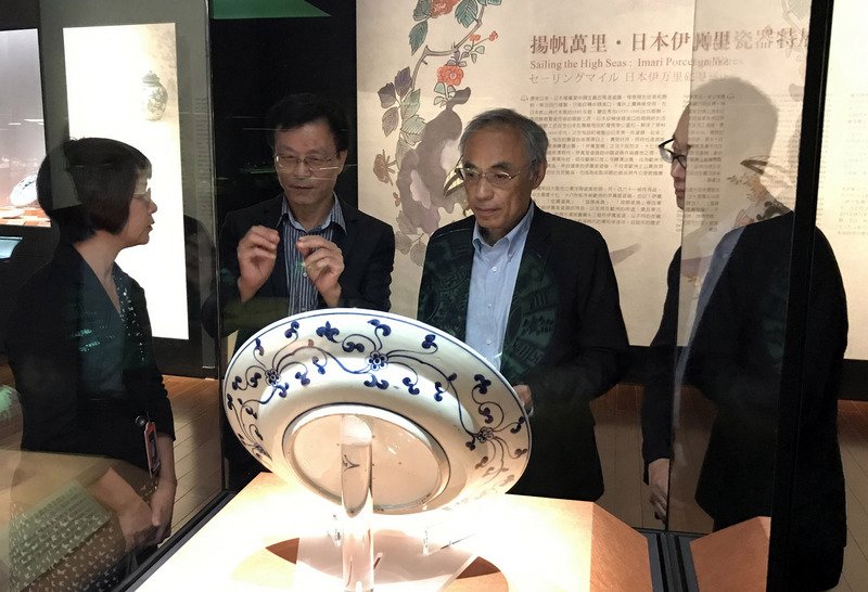 故宮南院、破損磁器を「金継ぎ」で修復
