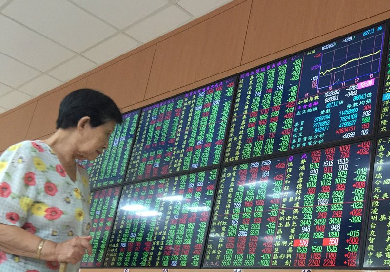 消費者信頼感、株高で過去1年最高