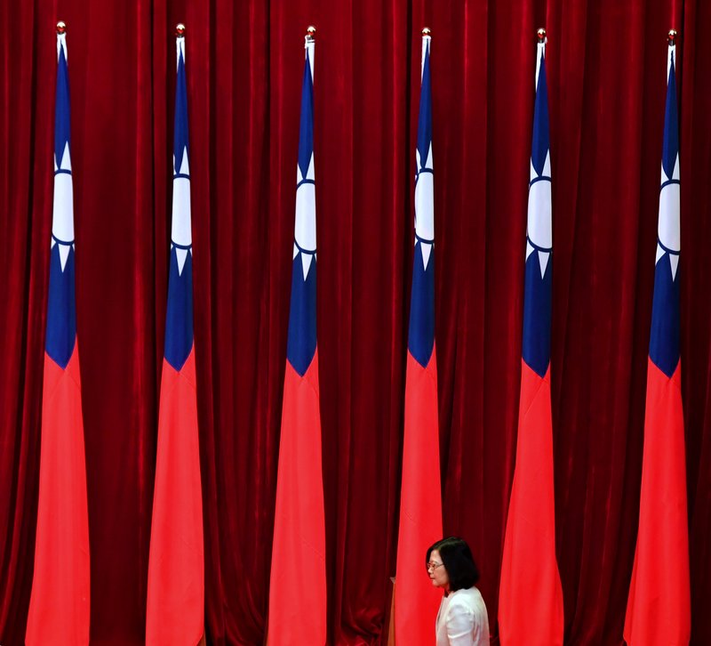 総統：軍事費拡大と国防改革を継続
