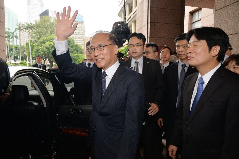 林・前行政院長が総統府資政に