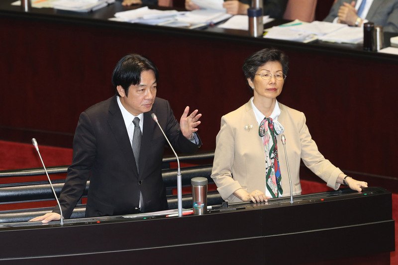 頼・行政院長：両岸政策は総統がリード
