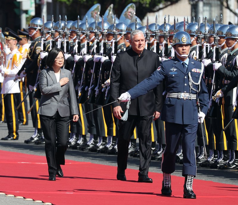 総統、セントルシア首相の表敬受ける