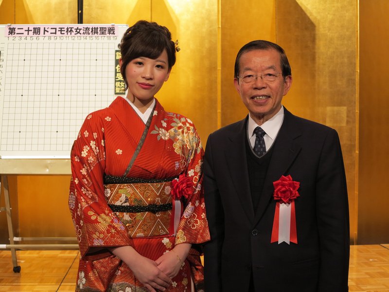 囲碁の謝依旻、女流本因坊奪回