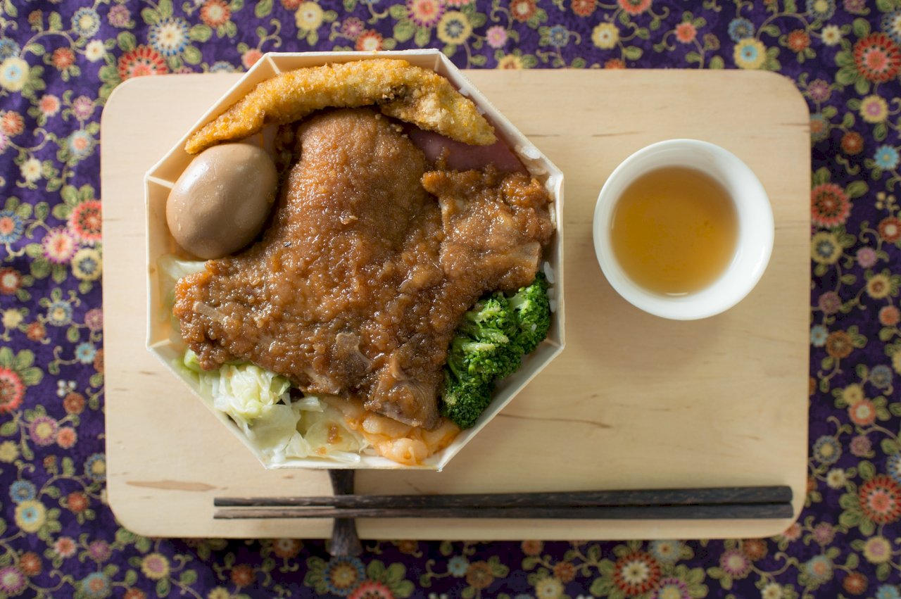 台鉄・高鉄、6/1より車内飲食解禁
