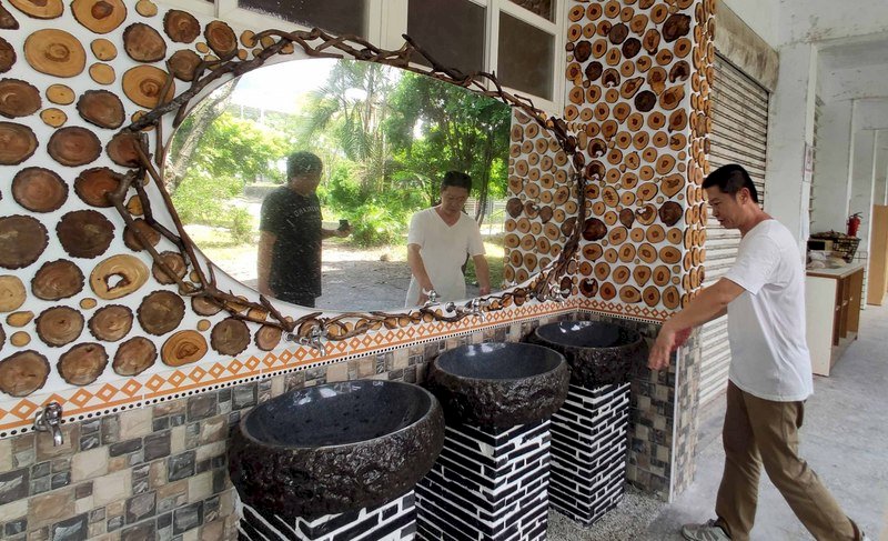 台東県大王中学校、トイレが美術館に