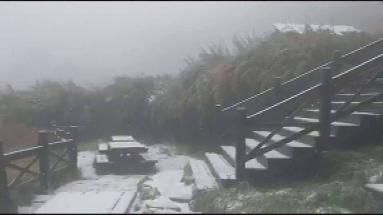 雪霸国家公園でこの冬の初雪、寒波が到来