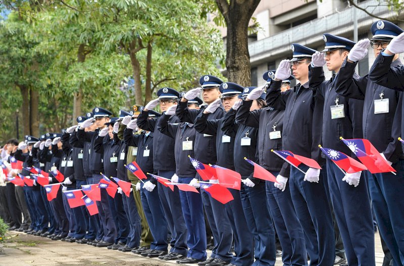 ヘリ墜落事故合同葬、蔡・総統が敬意表す