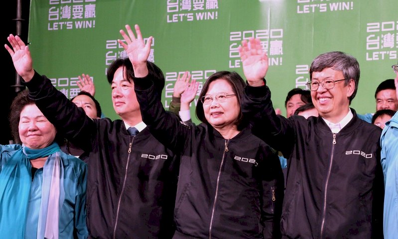 若者の支持に感謝、総統「いい国にする」