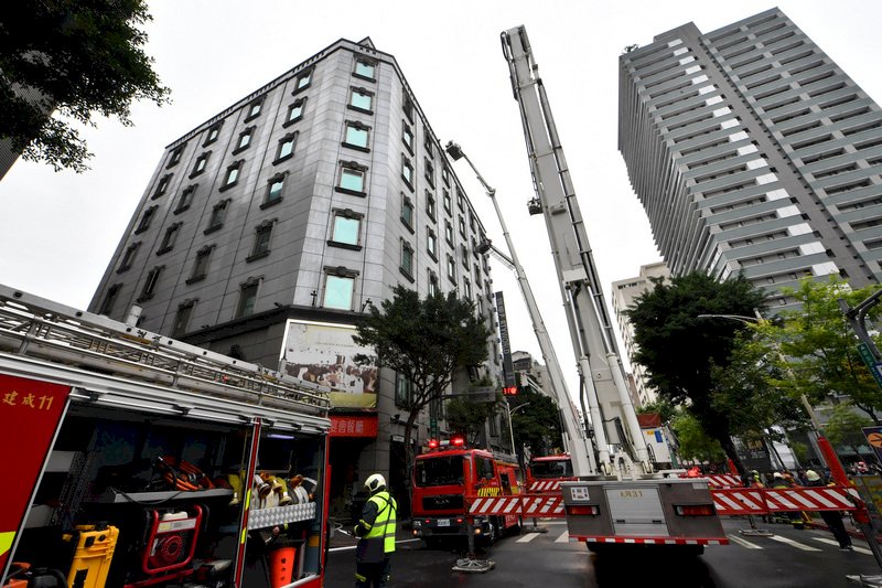 カラオケ火事で5人死亡、防災設備未起動