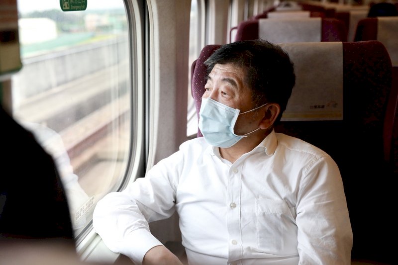 台湾の「鉄人大臣」、屏東墾丁1泊2日で観光業支援