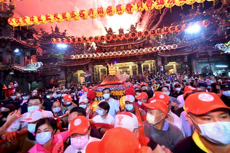 台中市の大甲媽祖の巡行が出発、コロナ抑制を象徴