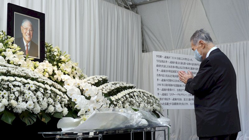 森元首相ら、李登輝・元総統の弔問で9日訪台