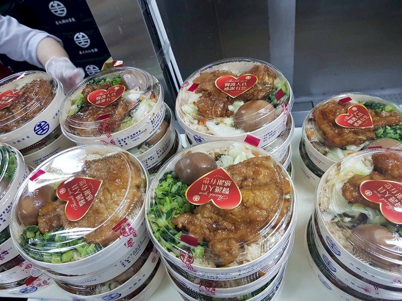 日本のお弁当と台湾のお弁当、どっちが美味しい？