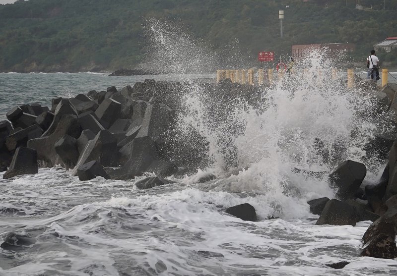 台風20号、過去60年来11月に台湾襲う8つ目の台風に