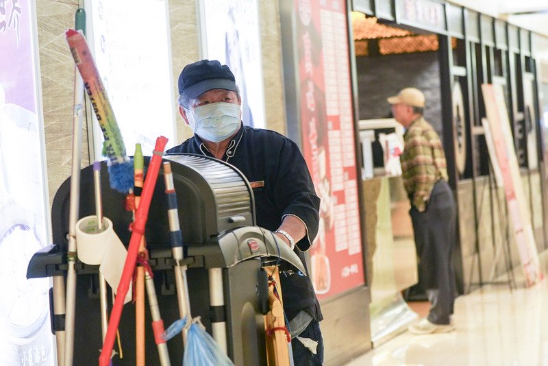 中高齢者への就業差別を禁止、中高齢者雇用促進法が12月4日発効
