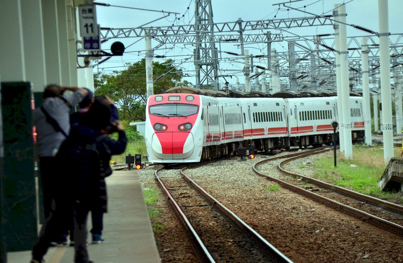 台鉄、南廻線12/23正式電化開業、記念乗車券も発売