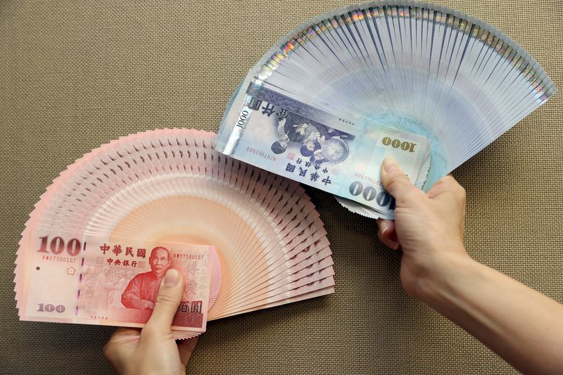 台湾の金融機関、2/3から旧正月前の新札両替