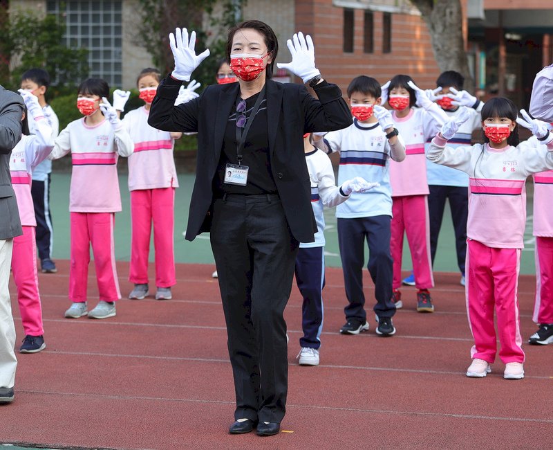 2/22第2学期始まる、手洗いダンスで対策をPR