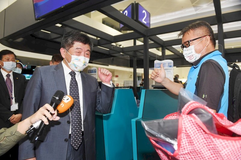 台湾・パラオトラベルバブル始動、鉄人大臣「海外旅行したい」