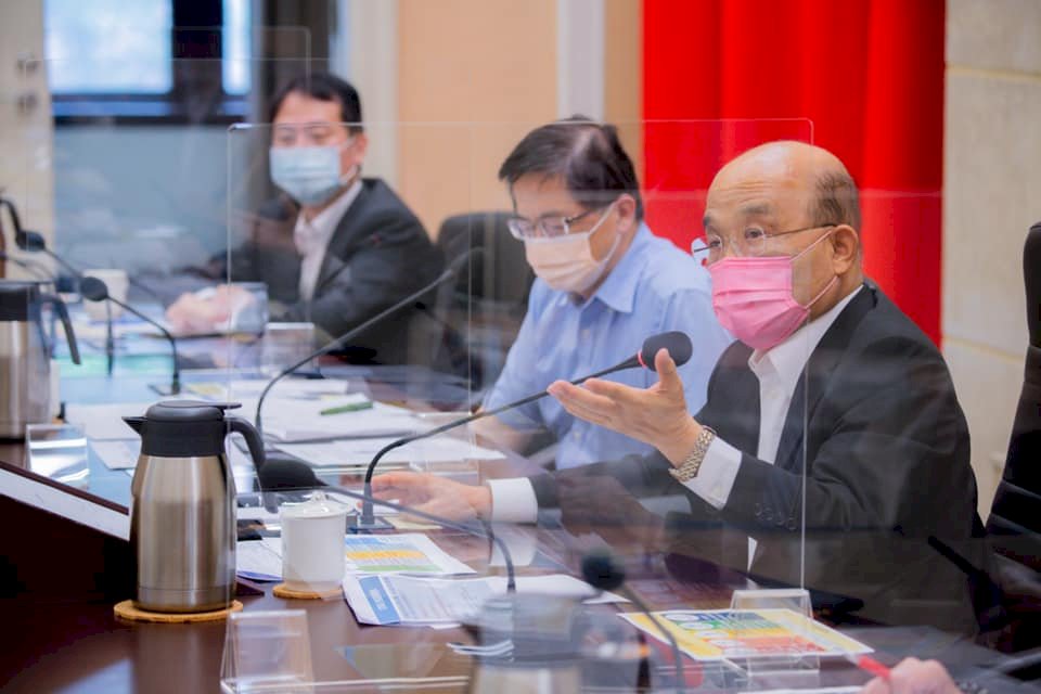 感染状況が改善、行政院は警戒レベル緩和の準備を指示