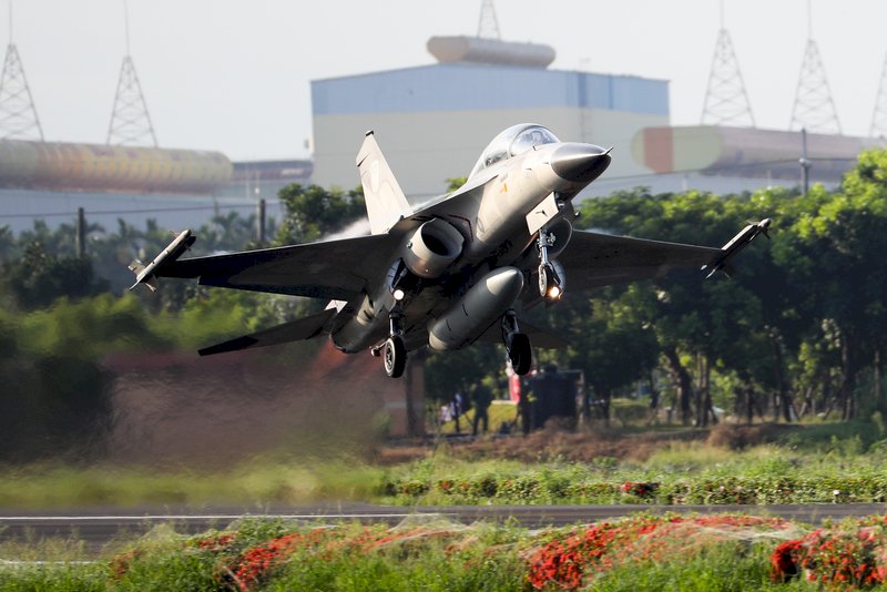 「漢光37号」演習、蔡総統：空軍の空域防衛への自信を示す