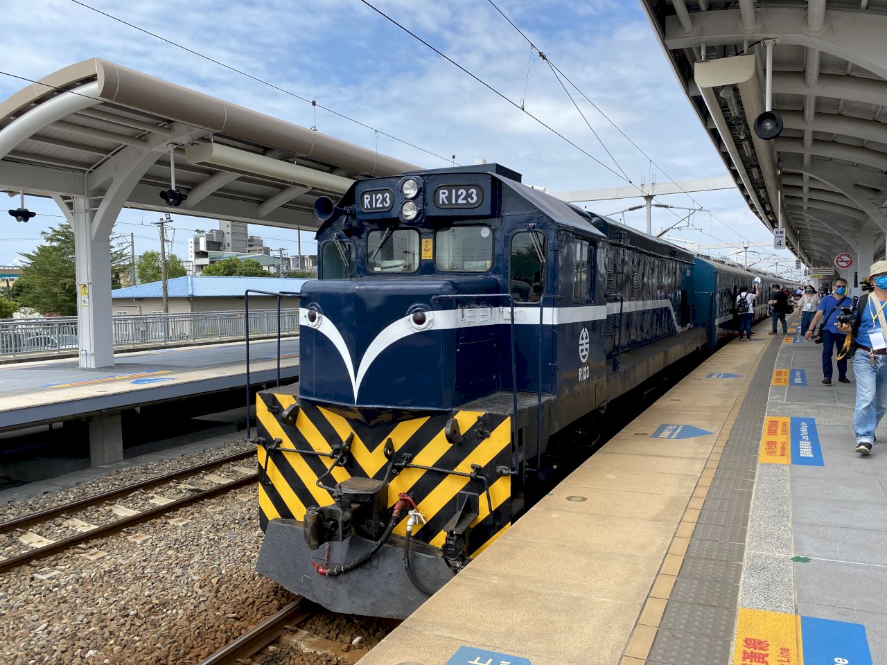 台湾鉄道の観光列車、藍皮解憂号・両鉄旅遊列車・ミシュラン列車相次いで運行へ