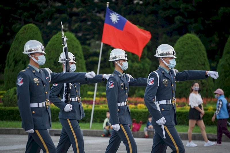 軍人・公務員・教職員、2022年元旦より４％の昇給　過去25年で最大