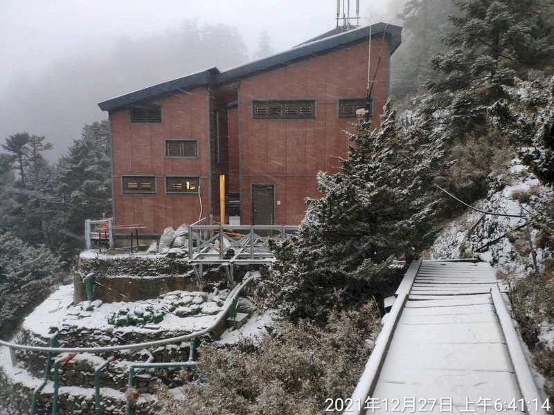 高山では降雪、台湾各地でこの冬の最低気温を観測