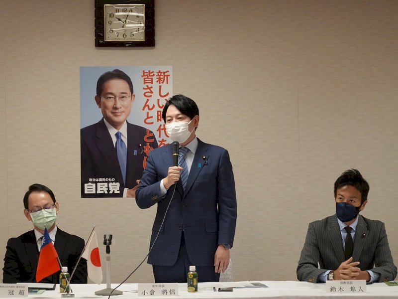 台湾留学生が日本の自民党と交流　総裁執務室も参観