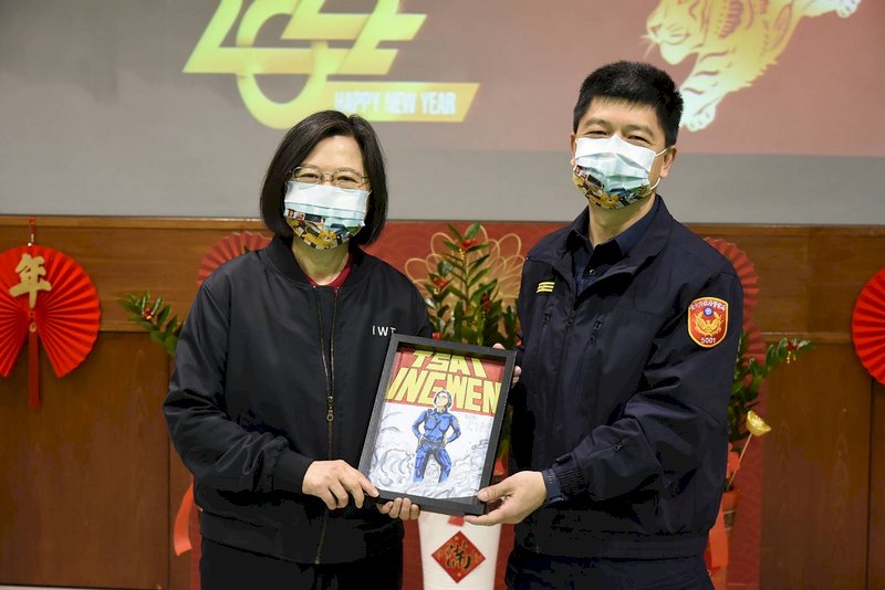 蔡・総統、警察官・消防士の住居と設備の改善に決意