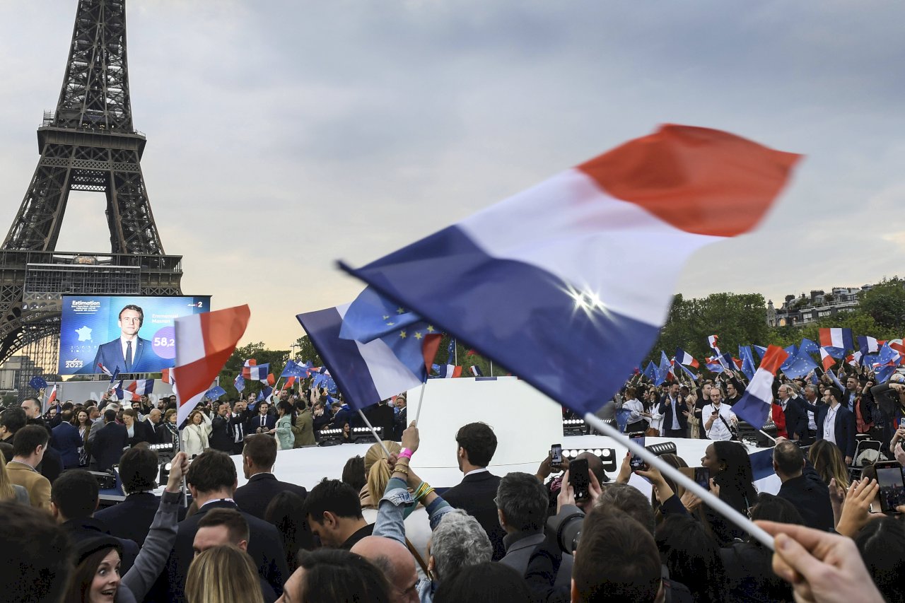 仏大統領にマクロン氏が再選、外交部：両国のさらなる関係強化に期待