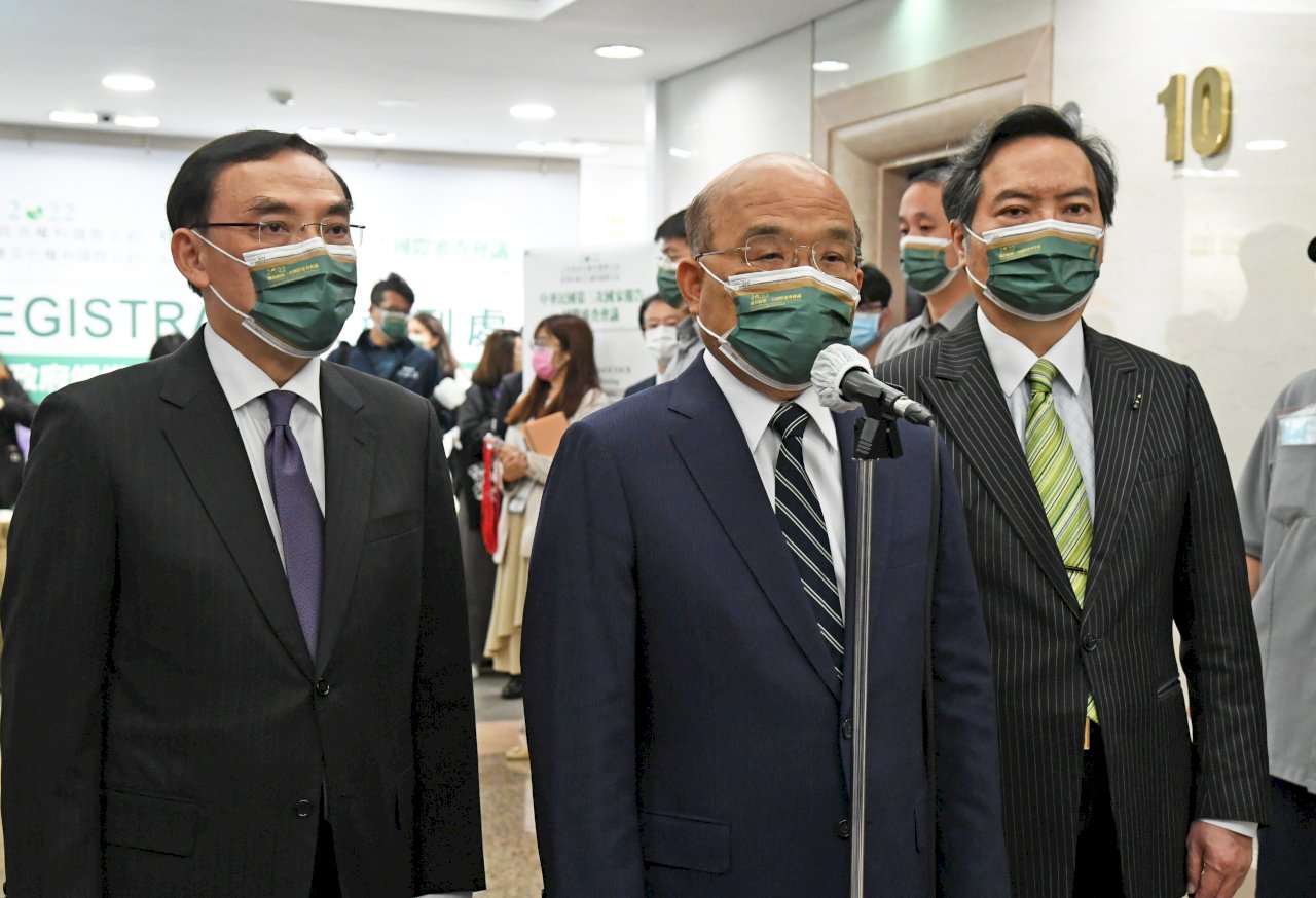コロナ対策が7月に緩和か、蘇貞昌・行政院長「正常な生活を目指す」