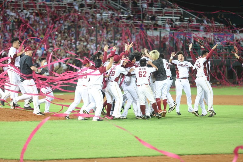 台湾プロ野球、楽天モンキーズが前期優勝