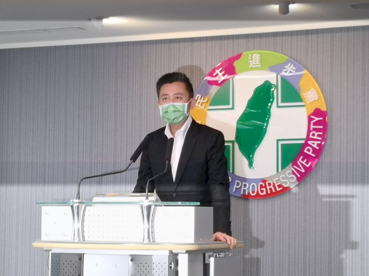 林智堅氏が桃園市長選への不出馬を宣言、民進党が鄭運鵬氏を擁立
