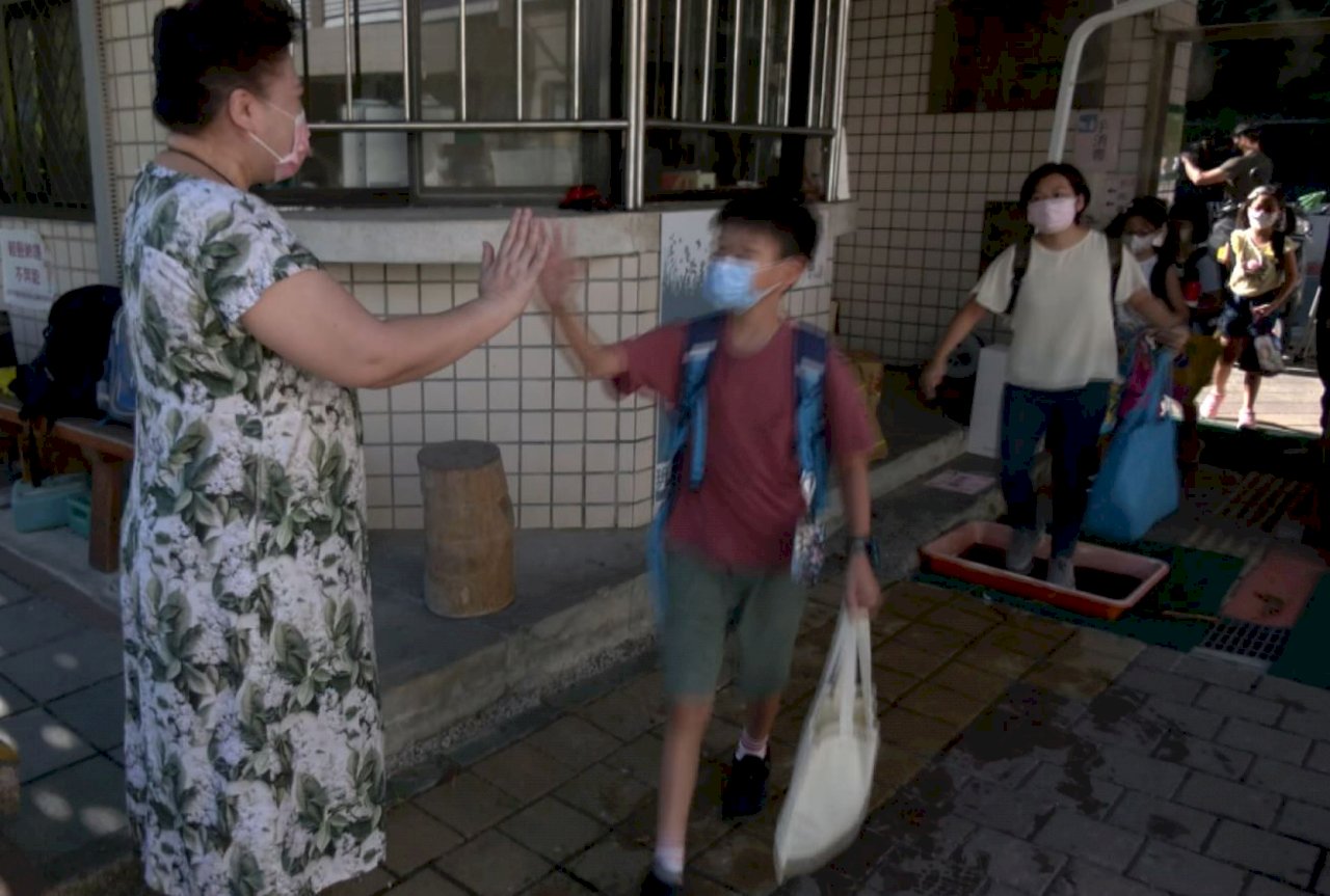 8/30小中学校で新学期スタート、保護者：中秋節連休後の感染拡大を心配